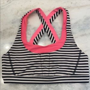 Lululemon sports bra size 6